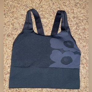 𝅺ADIDAS Marimekko sports bra Like new size small